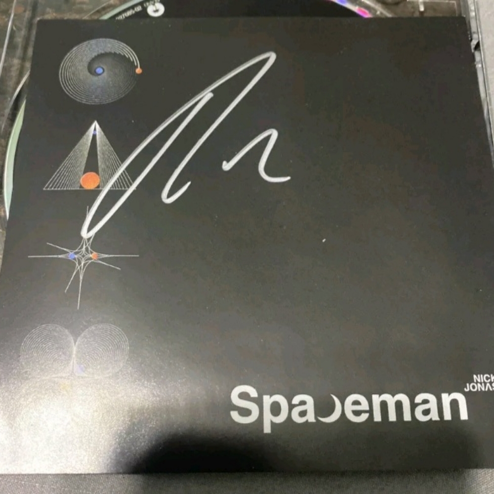NICK JONAS AUTOGRAPHED C.D. PROMO!!!